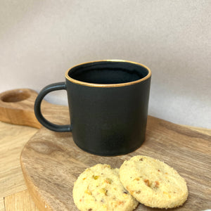 Luxury Stoneware Gold and Black Mugs